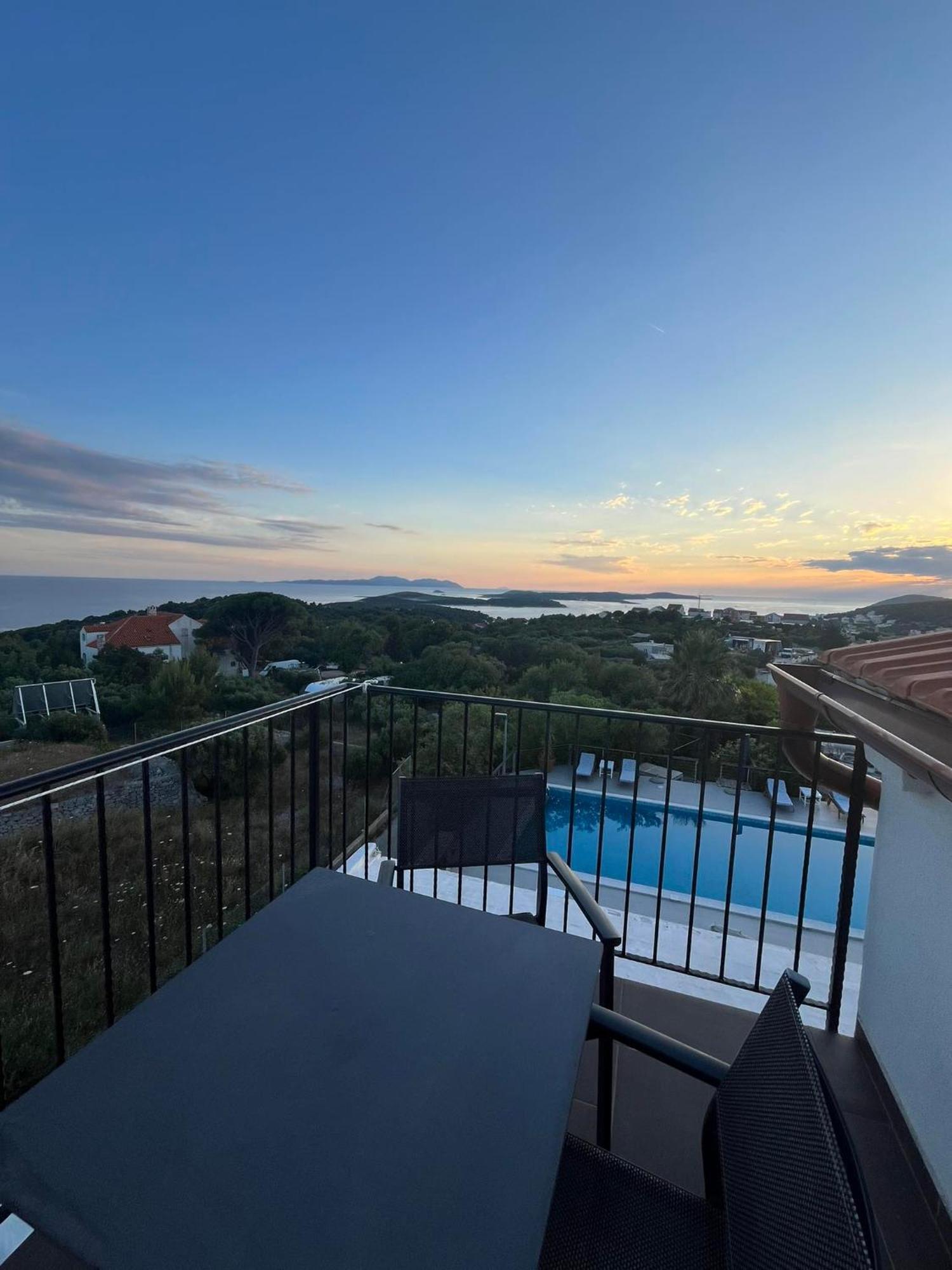 Dela Bed and Breakfast Hvar Town Eksteriør billede