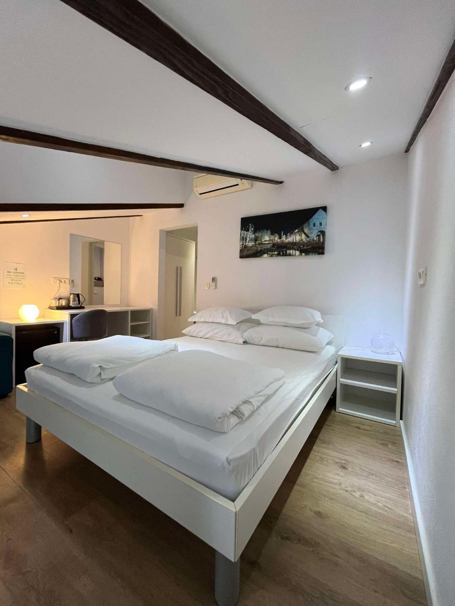 Dela Bed and Breakfast Hvar Town Eksteriør billede