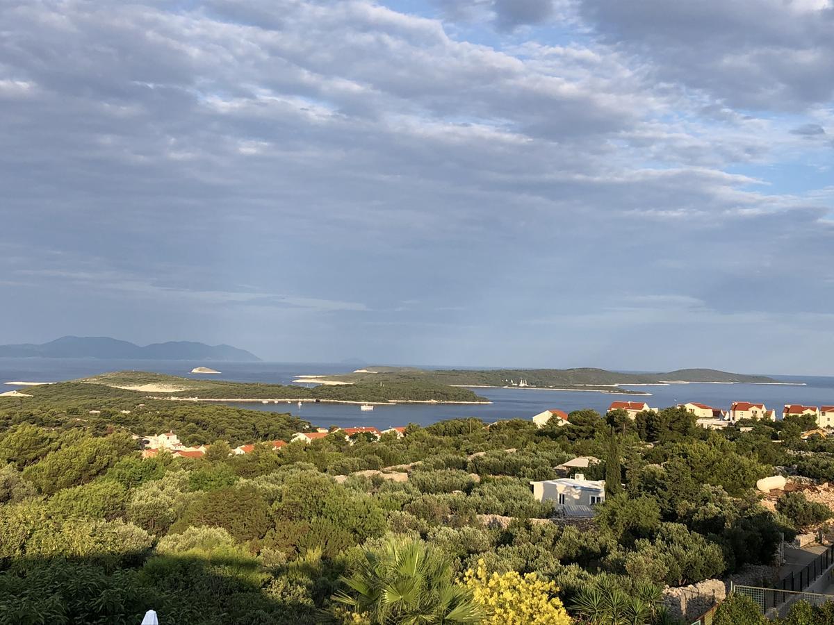 Dela Bed and Breakfast Hvar Town Eksteriør billede